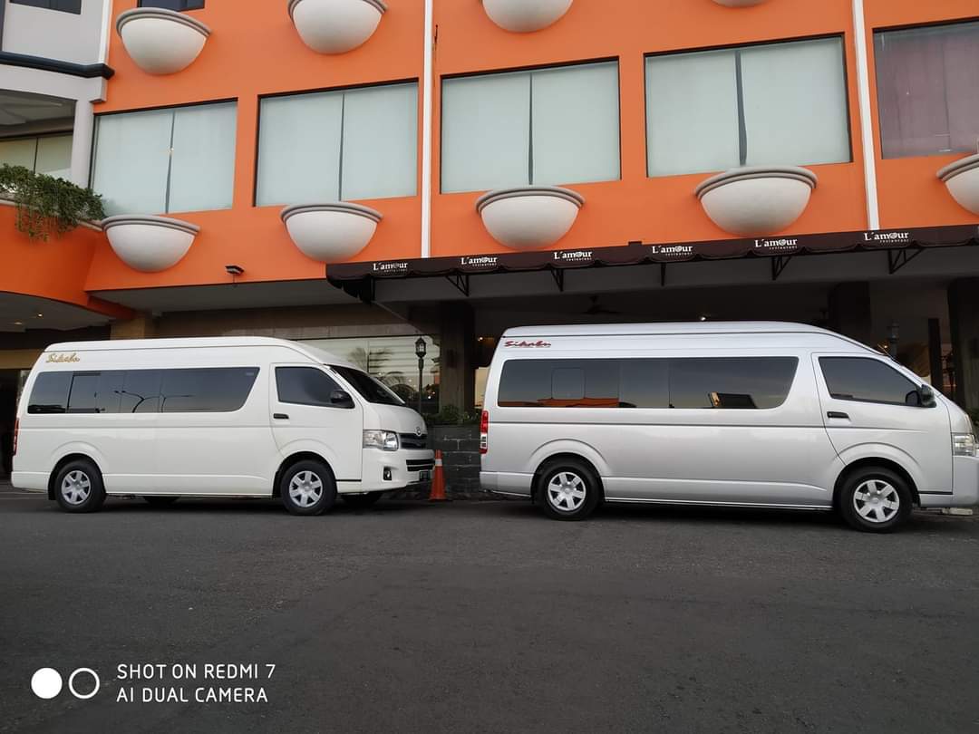 Sewa Medium Bus Batam 30-35 Seat