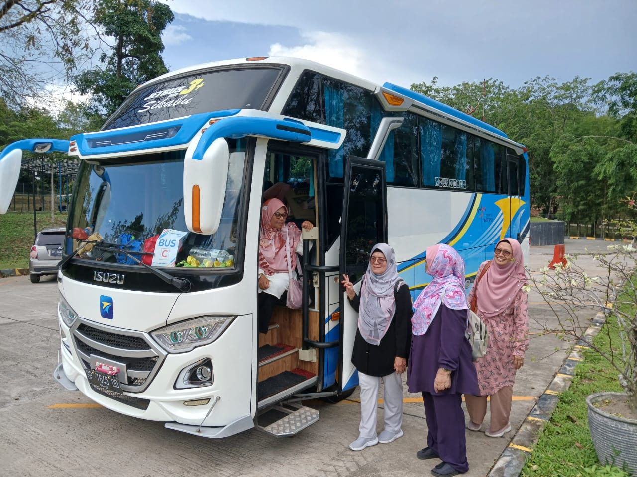 Sewa Bus Pariwisata Batam (Big Bus 45-50 Seat)