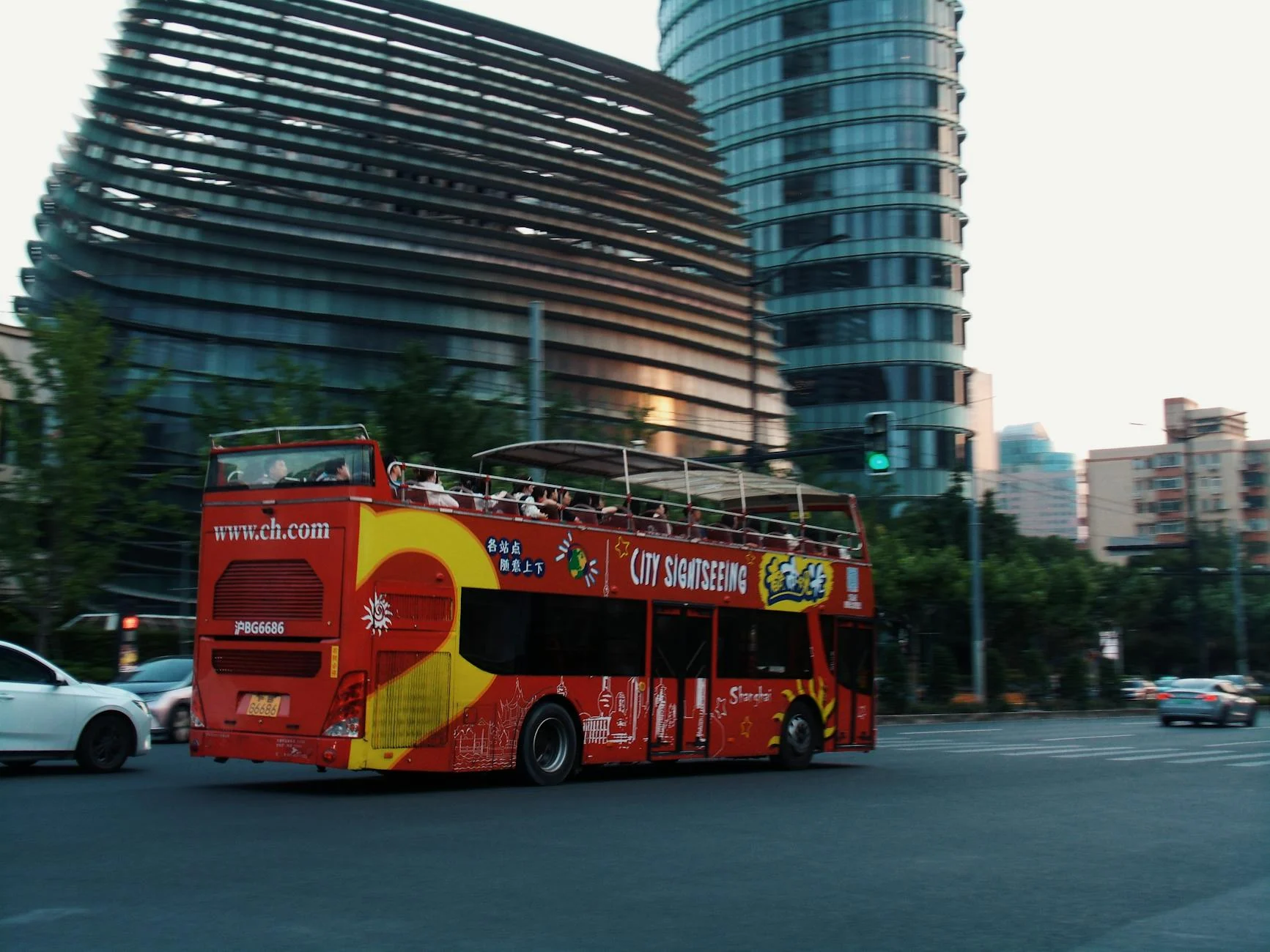 Sewa Bus untuk Tour Batam: Nyaman, Aman, dan Efisien