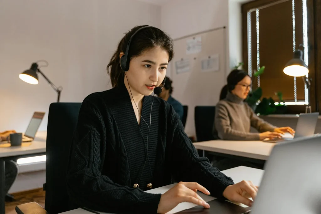 Customer Service Phone Chat