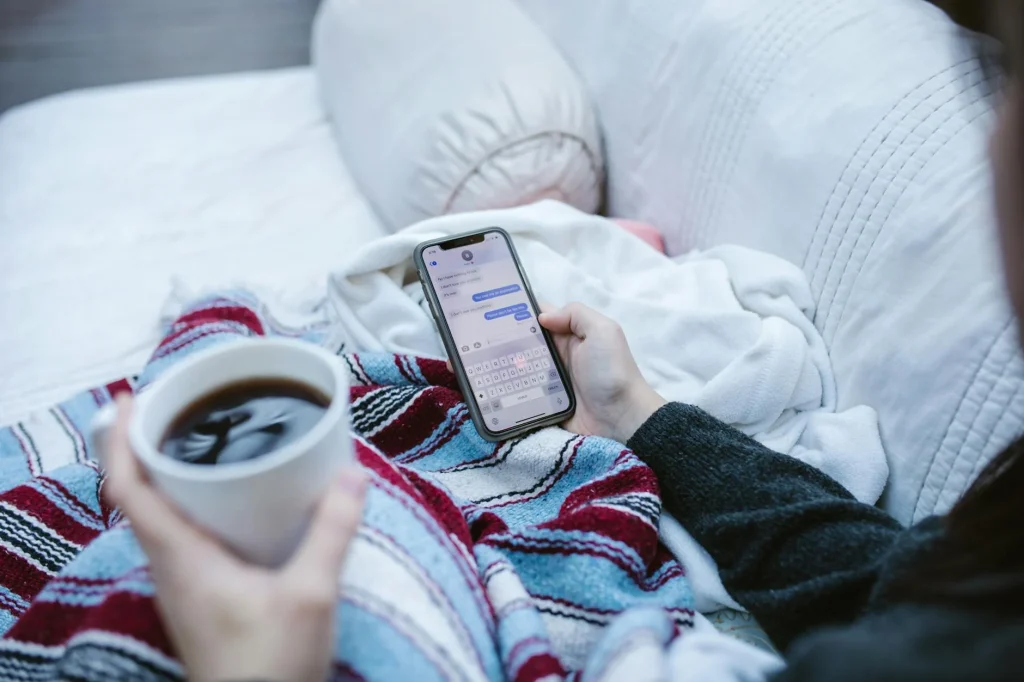 Fast Response Customer Service Smartphone Chat